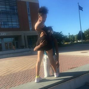 Meet your Posher, Laylani